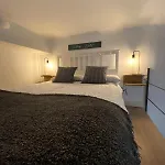 The Loft In The Yard דירה *